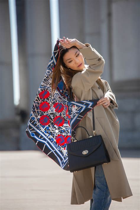 how to wear hermes 140 scarf|Hermes scarf street style.